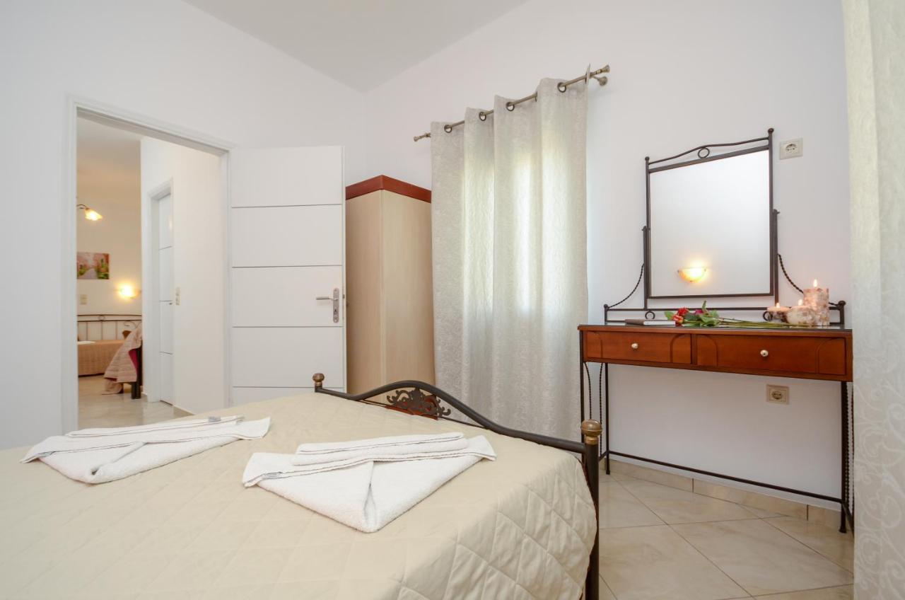 Gaitani Apartments Plaka Naxos Mikri Vigla Exterior photo